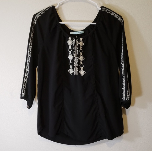 Maurices top blouse shirt black embroidered M - Picture 7 of 7